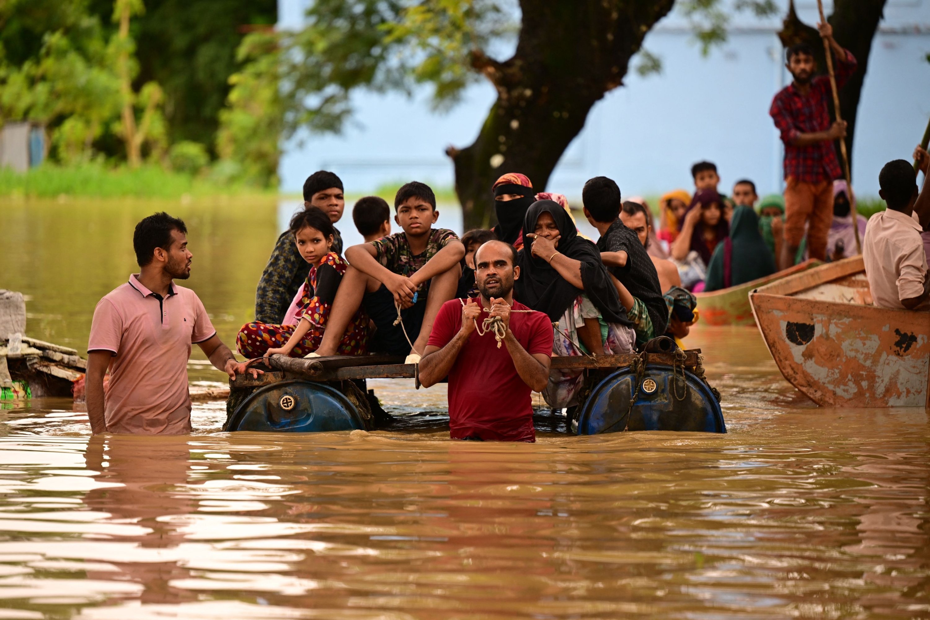 বন্যার্ত পুনর্বাসন কাজে সিজেডএমের সাথে থাকুন image